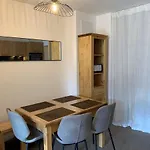 Appartement Magnifique 2 Pièces équipé Avec Garage Privé à - Fr-1-198-239